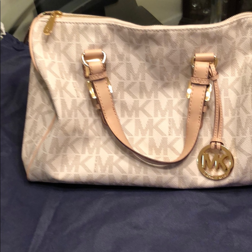 Purses 👜 - Picture 3 of 3